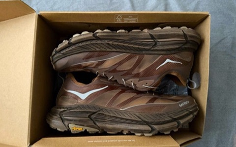 The Rubber pair in its box